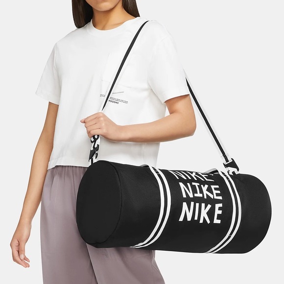 New🌿Nike Heritage Duffel Bag (30L) - Picture 8 of 8